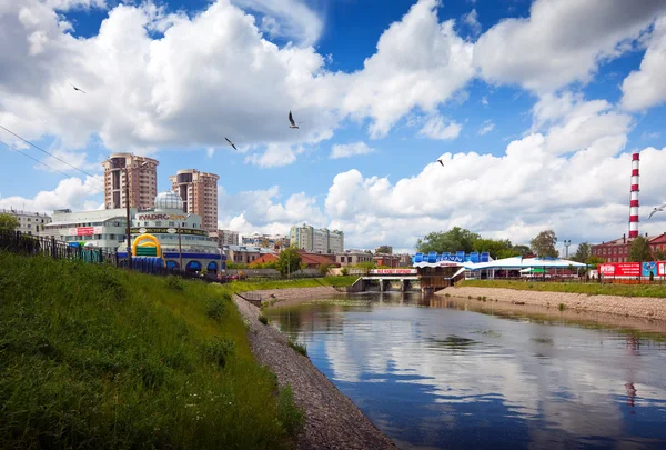 View of Ivanovo - buildings along the river Uvod — Stock Photo, Image