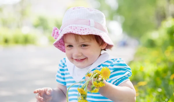 Happy two-year girl in summer — Stock Photo, Image