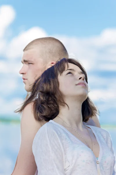Портрет молодого чоловіка і дівчини — стокове фото