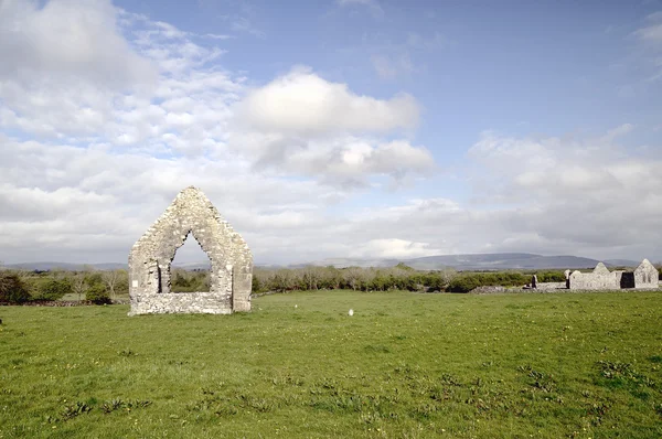 Kilmacduagh монастир — стокове фото
