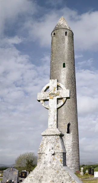 Torre do mosteiro de Kilmacduagh — Fotografia de Stock