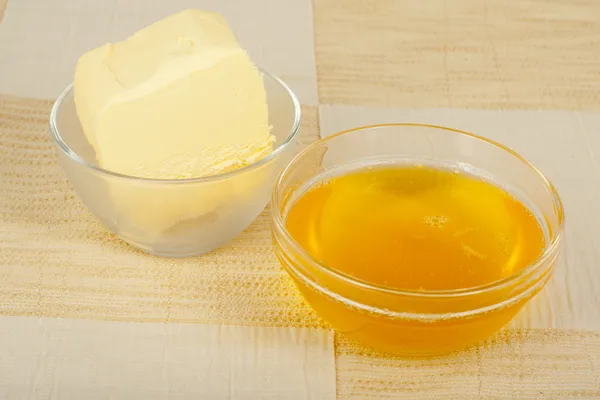 Manteiga e ghee inteiras — Fotografia de Stock