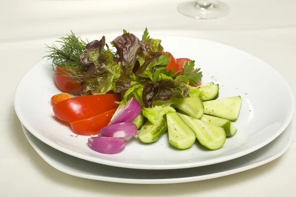 Sallad av färska grönsaker — Stockfoto