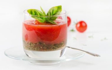 cam soğuk gazpacho çorbası