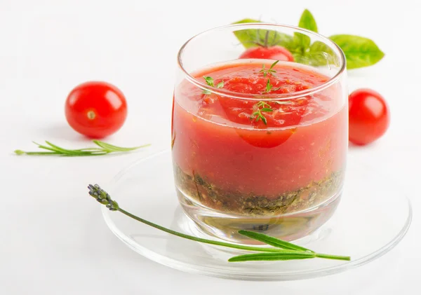 Sopa fría de Gazpacho en vaso —  Fotos de Stock