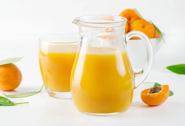 Fresh apricots juice — Stock Photo, Image