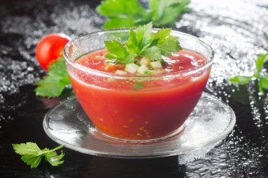 cam soğuk gazpacho çorbası