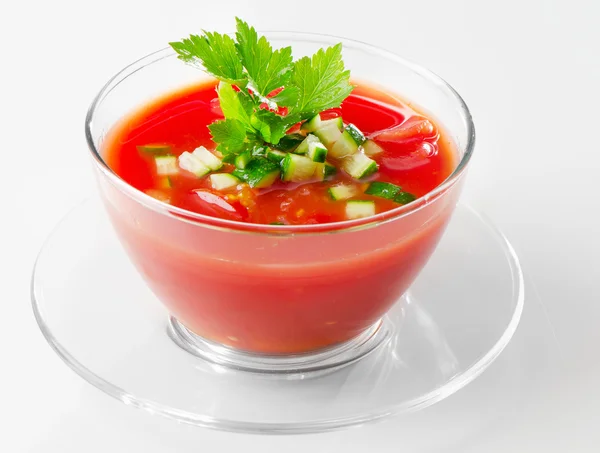 在玻璃中冷西班牙凉菜汤汤 — 图库照片