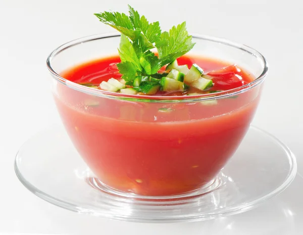 Kalte Gazpacho-Suppe im Glas — Stockfoto