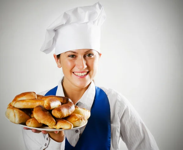 Молодая женщина шеф-повар — стоковое фото
