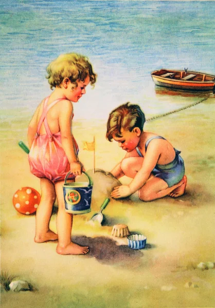Menino e menina brincando na praia — Fotografia de Stock