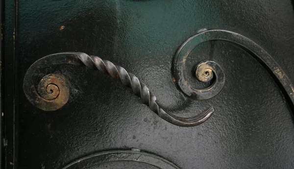 Manija de puerta de hierro forjado — Foto de Stock