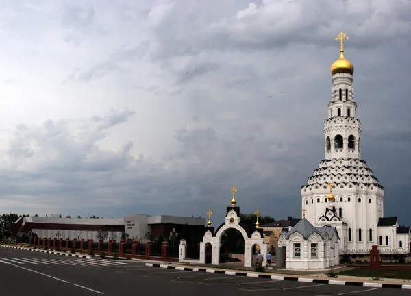 Peter and Paul Cathedral in Prokhorovka on sunset — Stock Photo, Image
