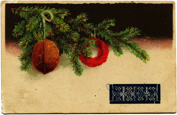 Rama de árbol de piel con bola de Navidad y nuez, Polonia, 1939 Po —  Fotos de Stock
