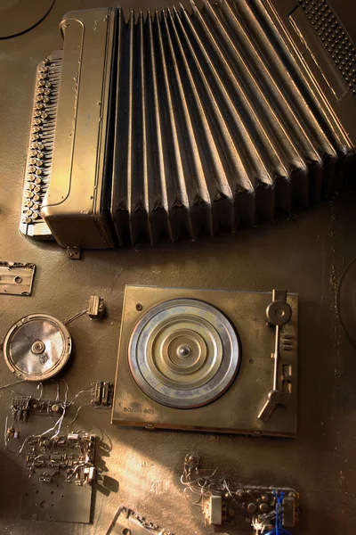 Vintage instrumenten en apparatuur op de muur — Stockfoto