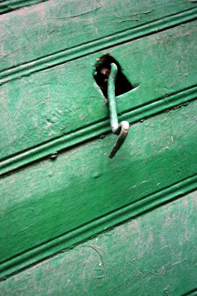 Παλιά ξύλινη πόρτα λεπτομέρεια — Φωτογραφία Αρχείου