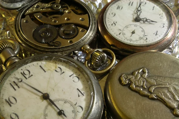 Stary zegarek kieszonkowy — Zdjęcie stockowe