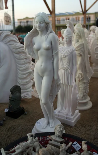 Estátuas para venda — Fotografia de Stock