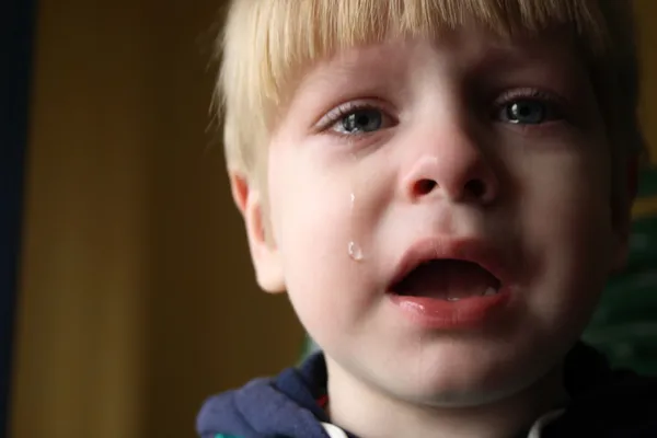 Pojke gråter — Stockfoto