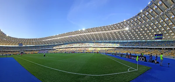 Панорамний вид на Олімпійському стадіоні (НСК «Олімпійський») у Києві — стокове фото