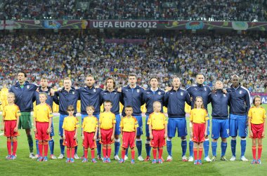 İtalya Futbol Takımı oyuncuları Milli ilahi söyleyeceğiz.