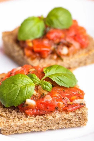 Crostini met tomaat — Stockfoto