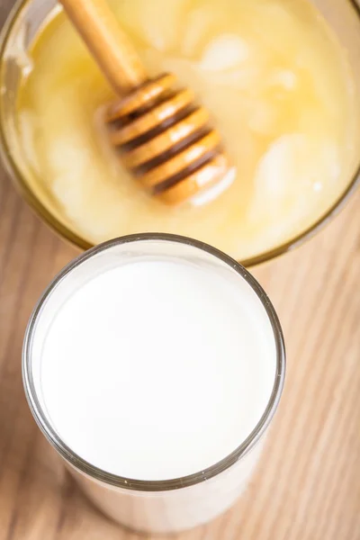 Молока та меду — стокове фото