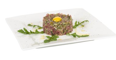 Steak tartare ile yumurta