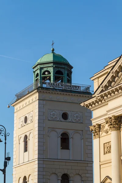 Varsovia, Polonia. Iglesia neoclásica de Santa Ana en el barrio antiguo — Foto de Stock