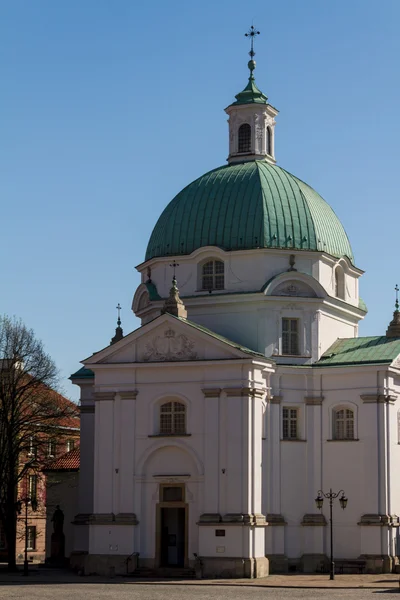 Igreja de São Kazimierz na Praça da Cidade Nova em Varsóvia, Polônia — Fotografia de Stock
