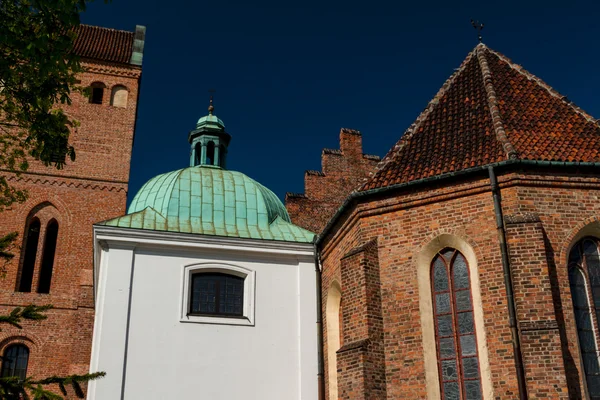 Gotische stijl architectuur van de kerk st. mary — Stockfoto