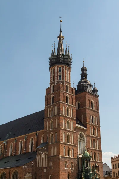St. 메리의 대성당 (Mariacki 교회)-유명한 벽돌 고딕 chur — 스톡 사진