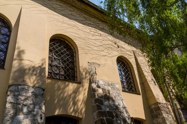 Krakau - einzigartige Architektur im alten jüdischen Viertel kaz — Stockfoto