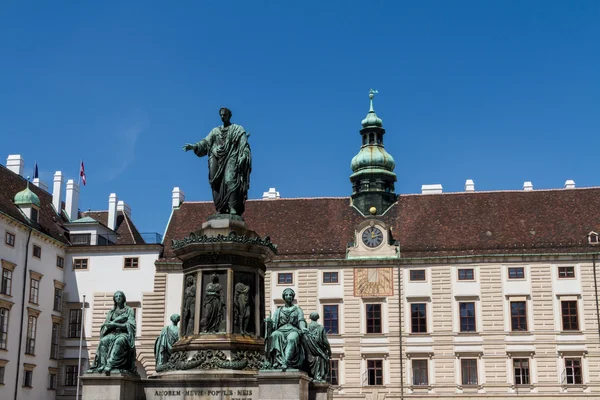 Hofburg Sarayı ve anıt. Vienna.Austria. — Stok fotoğraf