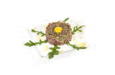 Steak tartare ile yumurta