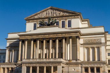 Varşova, Polonya - ulusal opera evi ve Ulusal Tiyatro kurmak