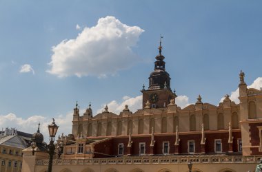 Krakow, Polonya bina sukiennice