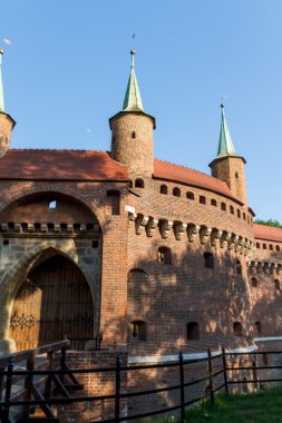 krakow - Avrupa, Polonya'nın en iyi korunmuş barbican kapısına