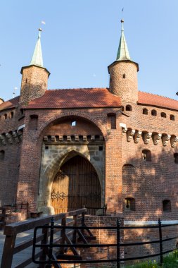 krakow - Avrupa, Polonya'nın en iyi korunmuş barbican kapısına