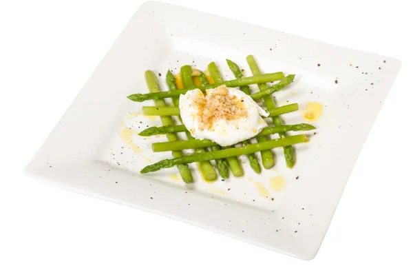 Fräsch sallad med sparris, ägg och krutonger — Stockfoto