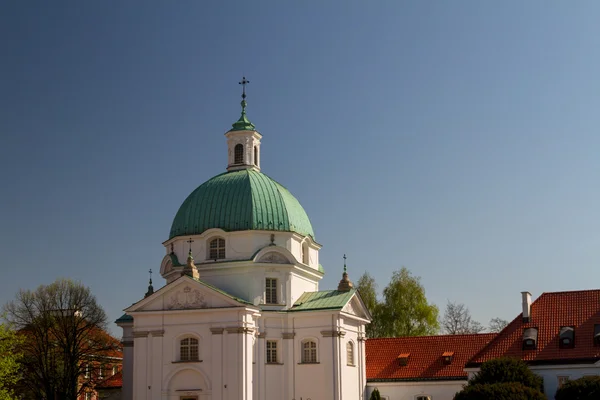 Eglise Saint-Kazimierz sur la Place de la Nouvelle Ville à Varsovie, Pologne — Photo