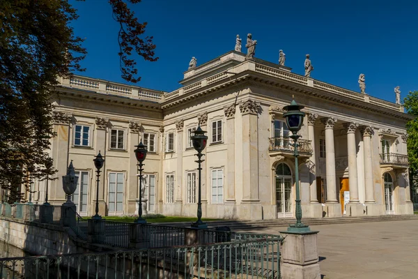 Lazienki-palatset i Lazienkiparken, Warszawa. Lazienki krolewski — Stockfoto