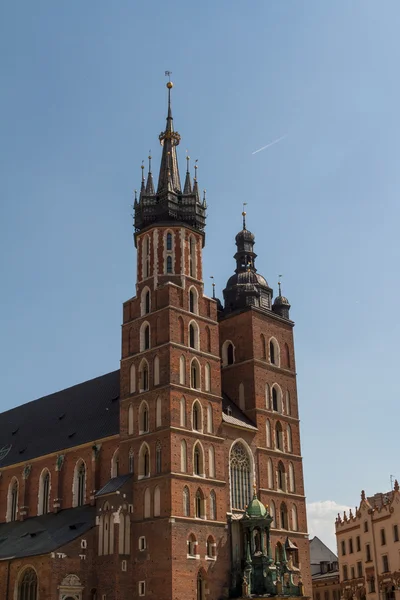 Mariakyrkan (Mariacki-kyrkan) - berömda brick gotiska chur — Stockfoto