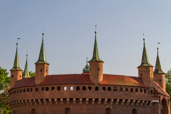 Ворота до Кракова - найкраще збереглися Барбікан в Європі, Польща — стокове фото