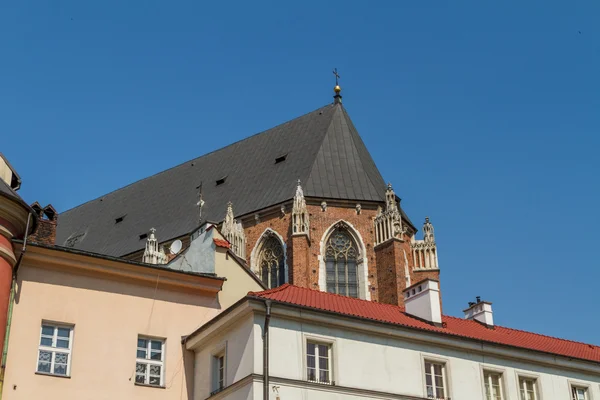 Bâtiments sur la petite place de la vieille ville de Cracovie — Photo