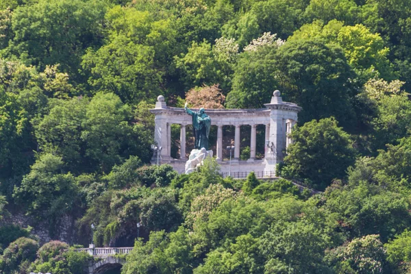 Gellert hill em Budapeste — Fotografia de Stock