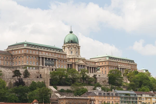 Zabytkowy pałac królewski w Budapeszcie — Zdjęcie stockowe