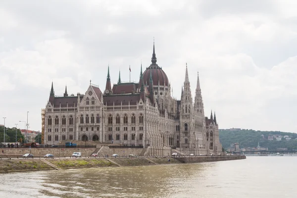 Budapest, byggnaden av parlamentet (Ungern) — Stockfoto