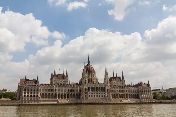 Budapest, Stortingets bygning (Ungarn ) – stockfoto