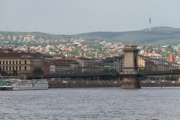 Budapeşte şehir panoraması ile nehir Tuna — Stok fotoğraf